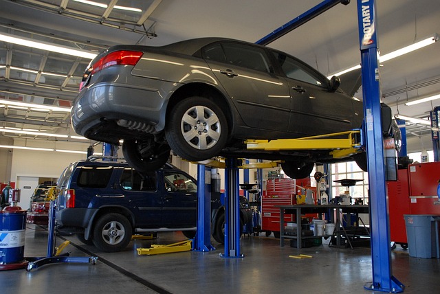 auta v autoservisu